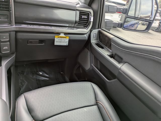 New 2026 Ford F250 Lariat w/ Black Appearance Package image 17