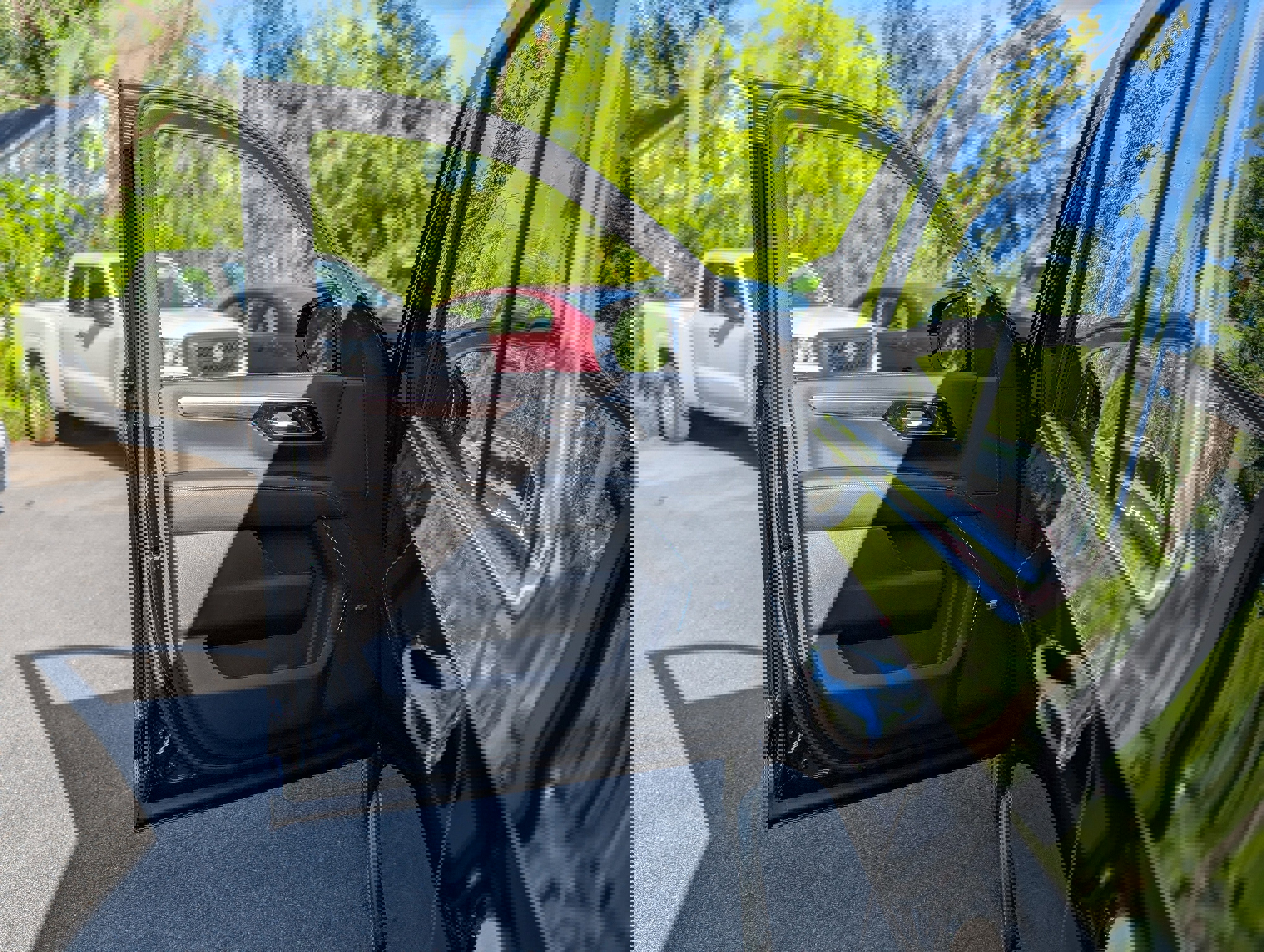 New 2025 Chevrolet Suburban Premier image 23