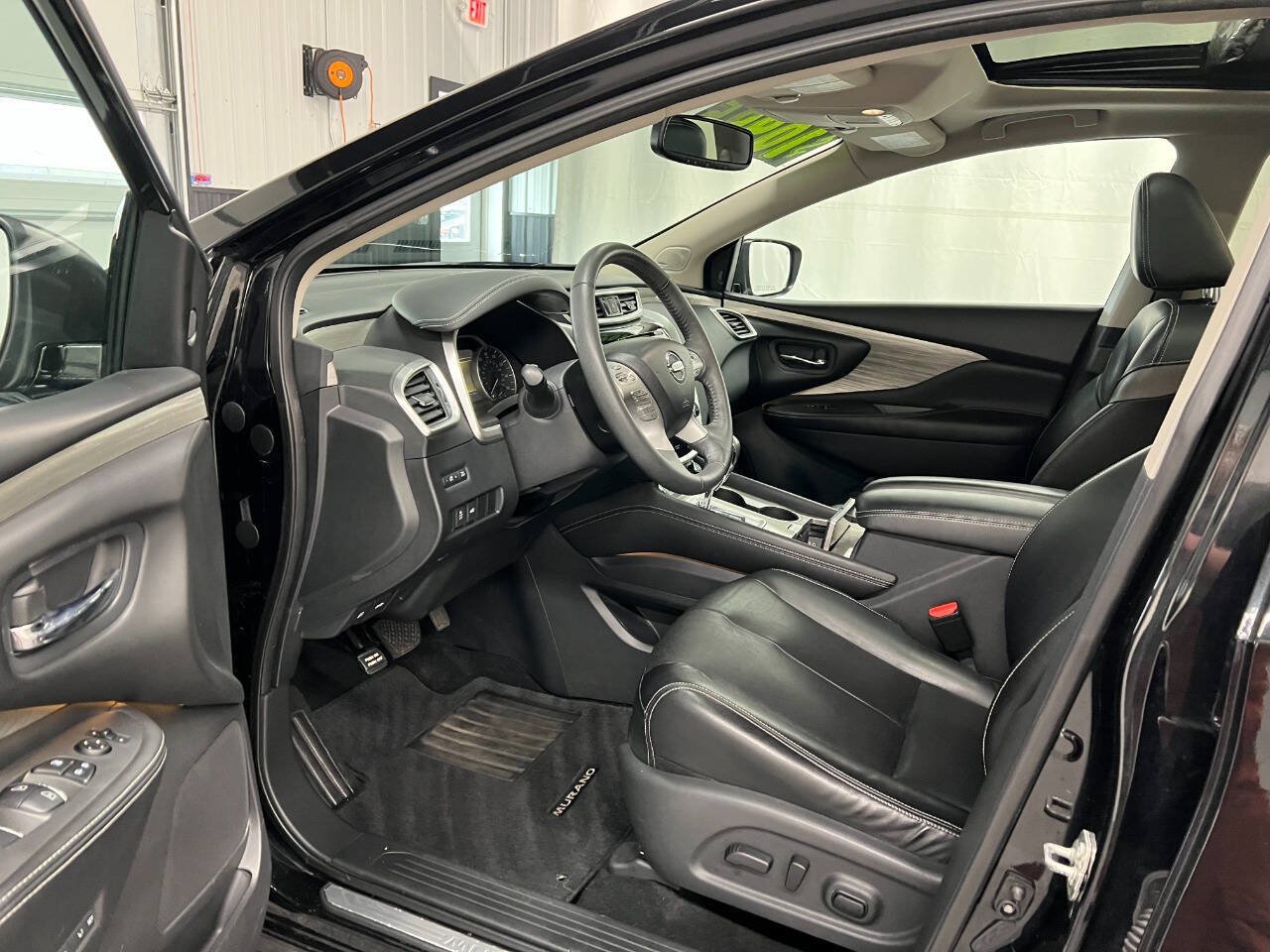 Used 2017 Nissan Murano SL w/ SL Technology Package AWD/4WD image 7