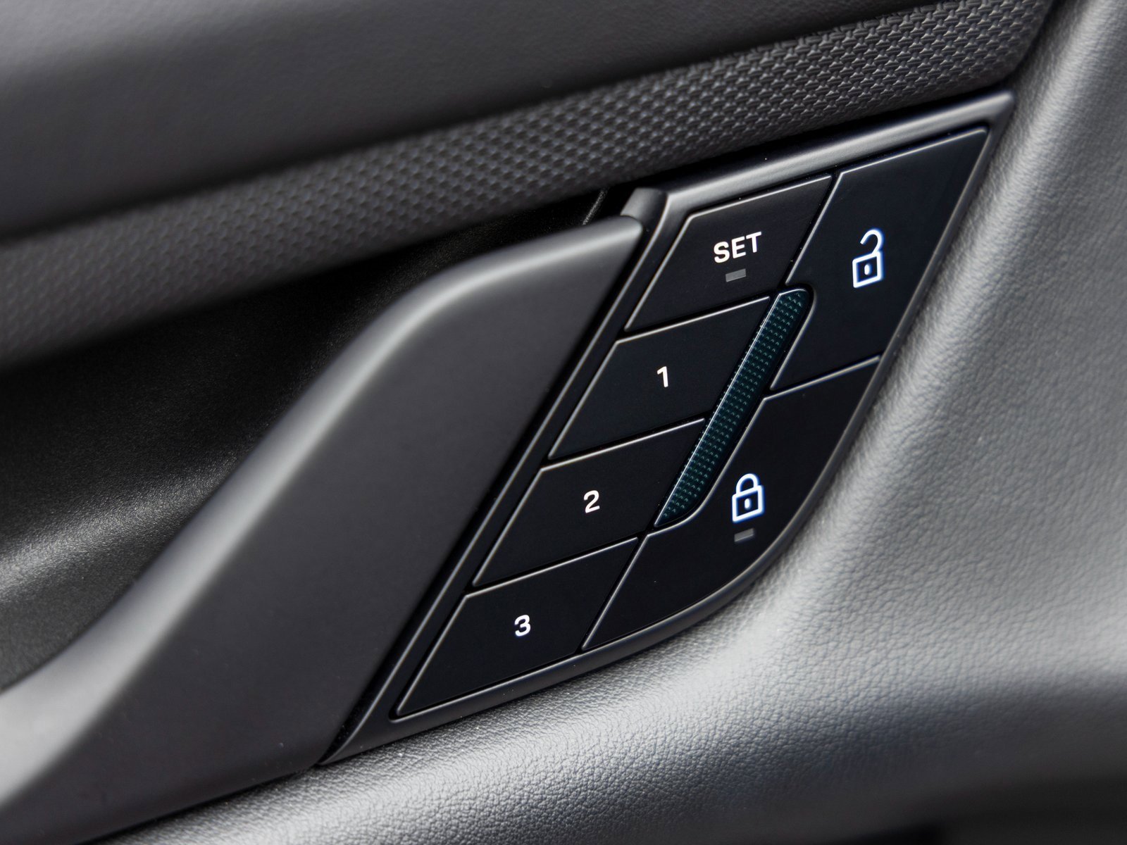 Certified 2023 Porsche Taycan 4 Cross Turismo image 21