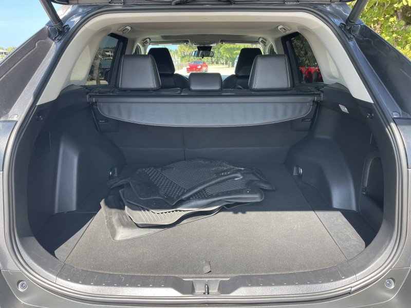 Used 2021 Toyota RAV4 XLE Premium AWD/4WD image 31