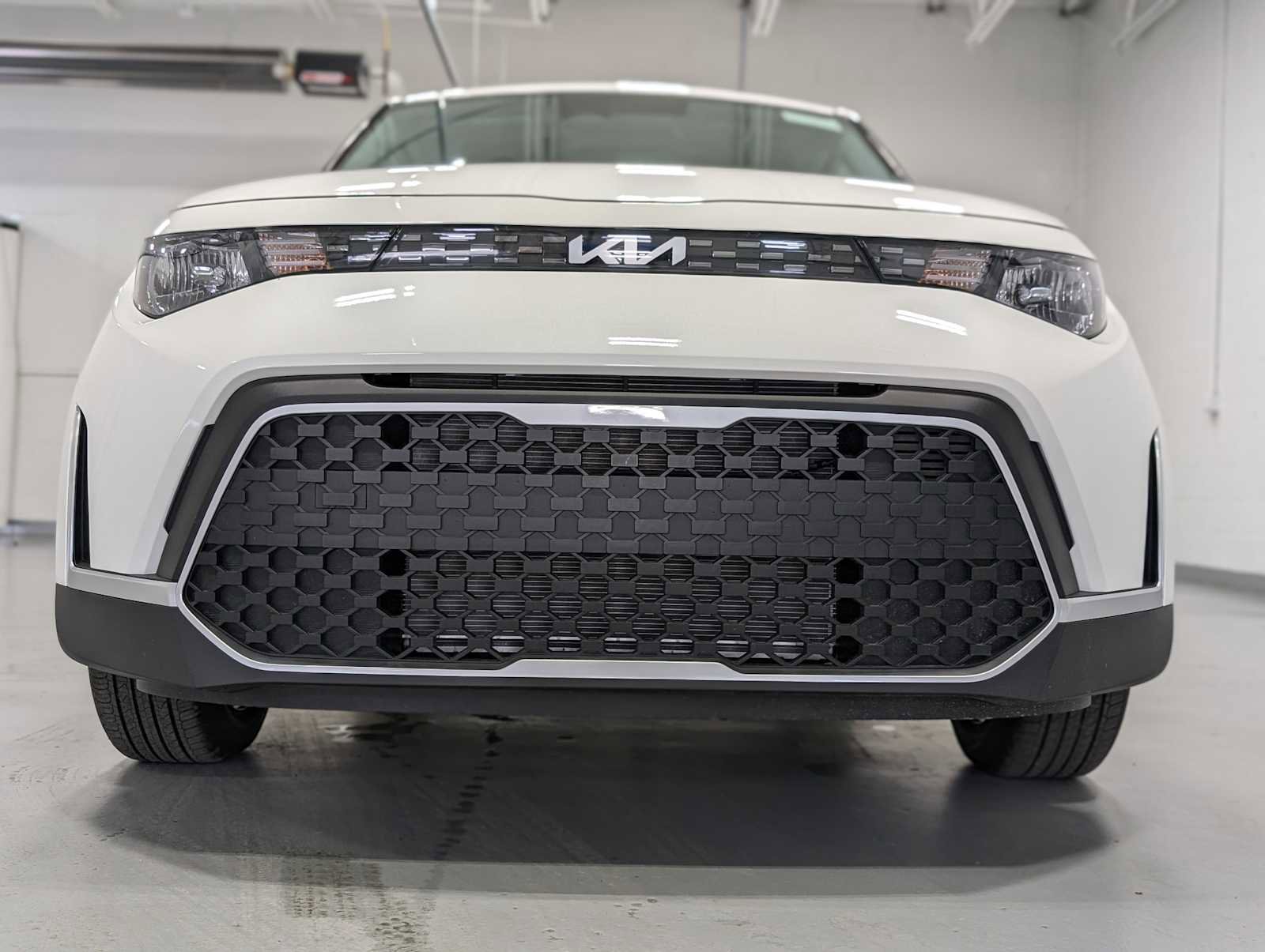 New 2025 Kia Soul LX image 2