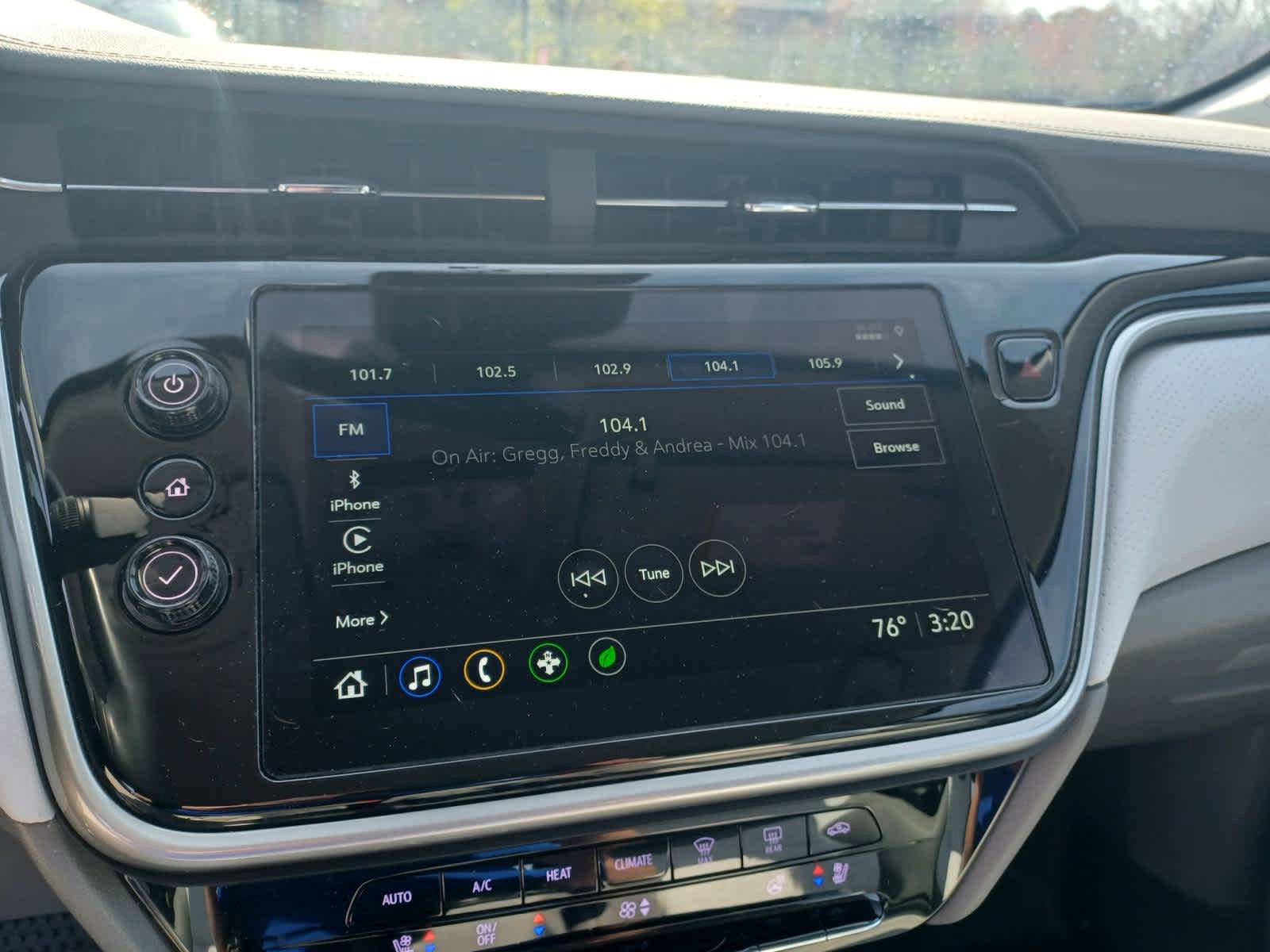 Used 2023 Chevrolet Bolt EUV Premier image 11