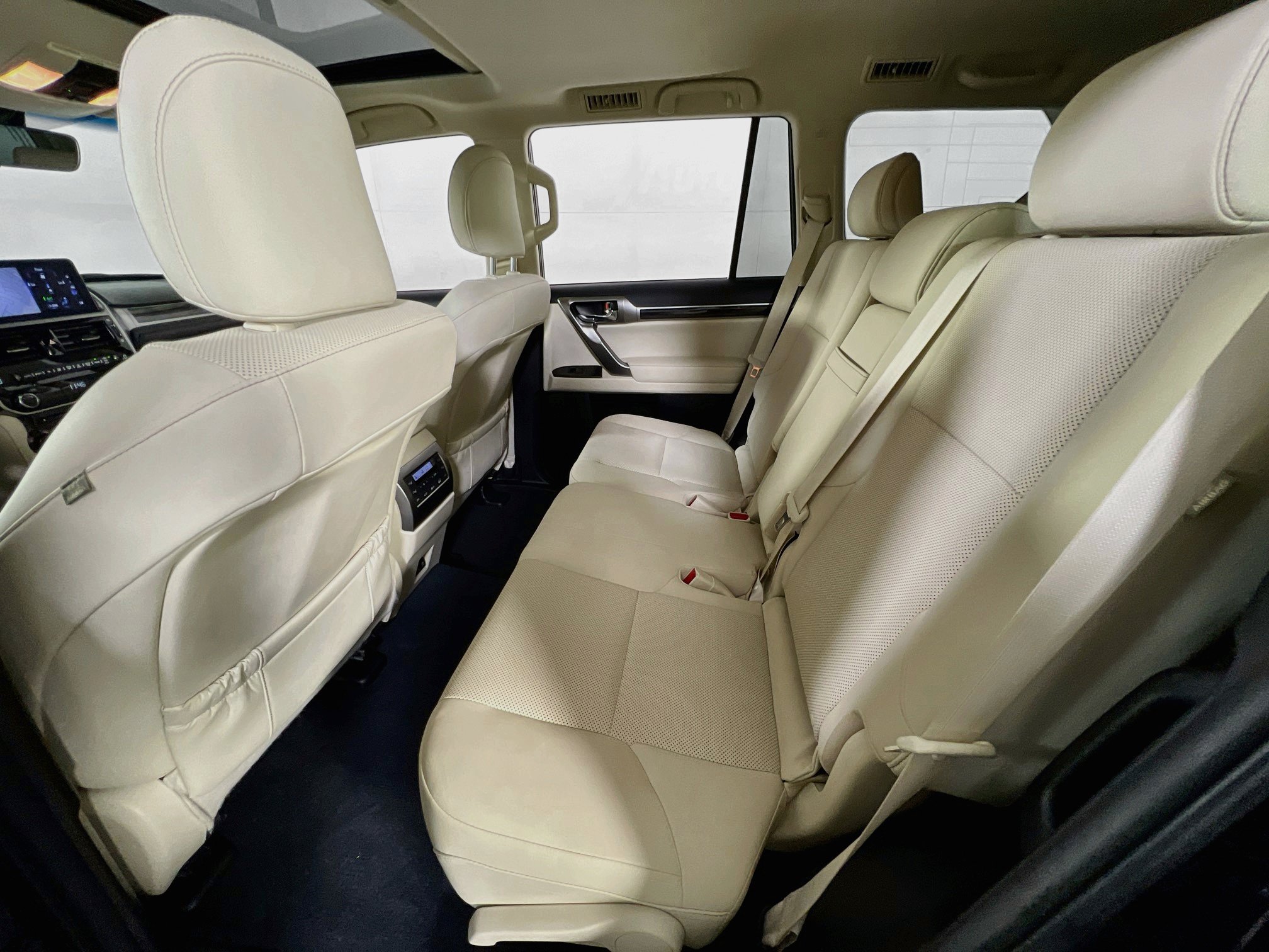 Used 2022 Lexus GX 460 Premium w/ Premium Package AWD/4WD image 25