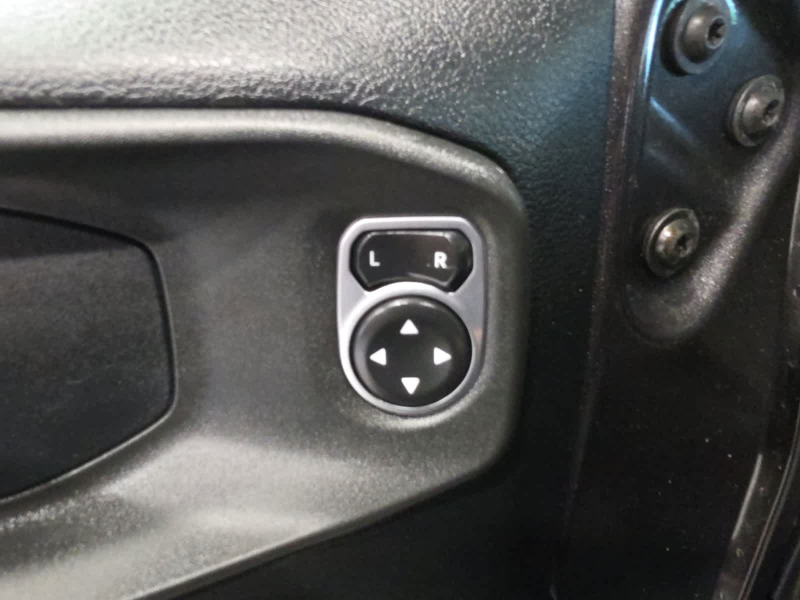Used 2020 Jeep Wrangler Sport AWD/4WD image 19