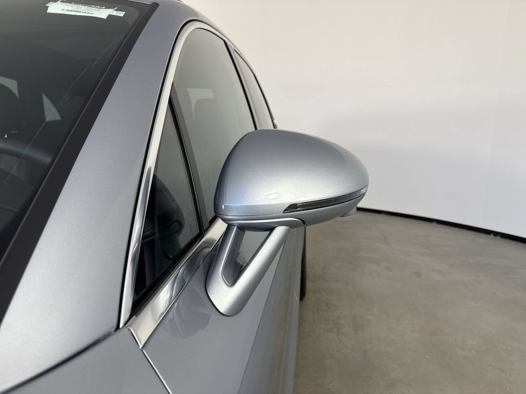 Certified 2026 Porsche Macan AWD/4WD image 12