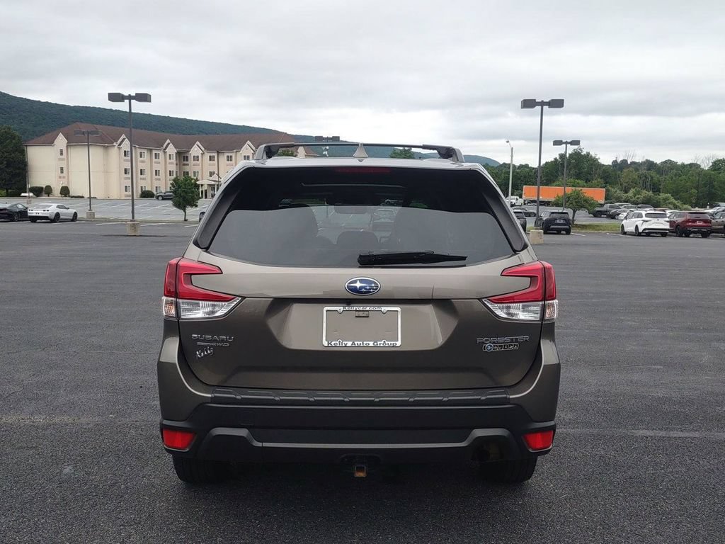 Used 2021 Subaru Forester Premium AWD/4WD image 8