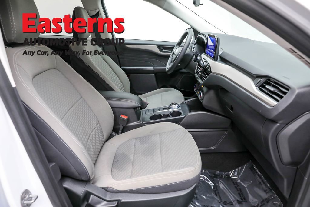 Used 2022 Ford Escape SE image 23