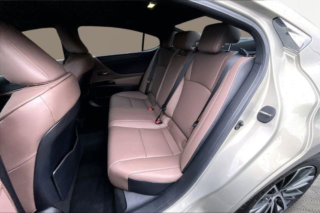 Used 2024 Lexus ES 350 w/ Premium Package image 16
