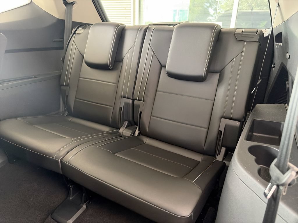 Certified 2023 Volkswagen Atlas SE w/ Black Wheel Package FWD image 37