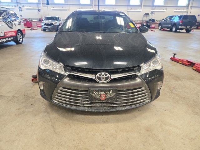 Used 2017 Toyota Camry LE image 2