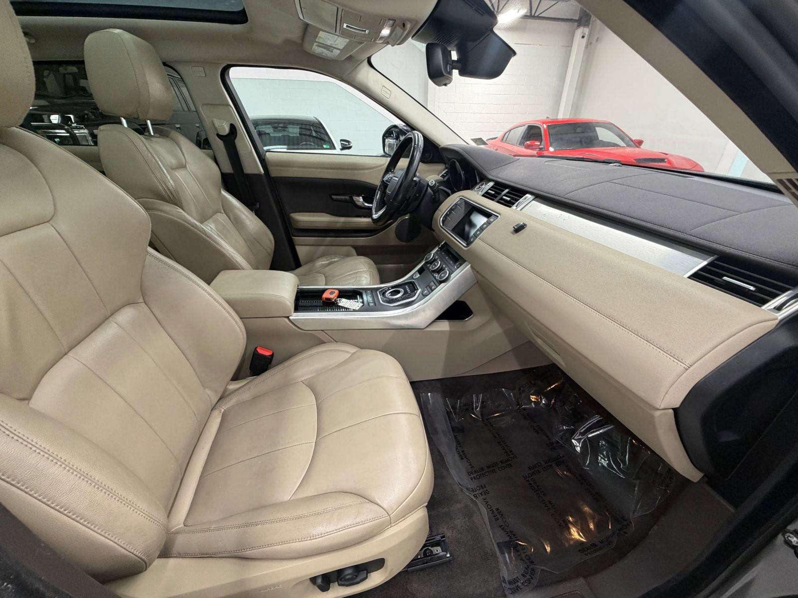 Used 2016 Land Rover Range Rover Evoque SE AWD/4WD image 21