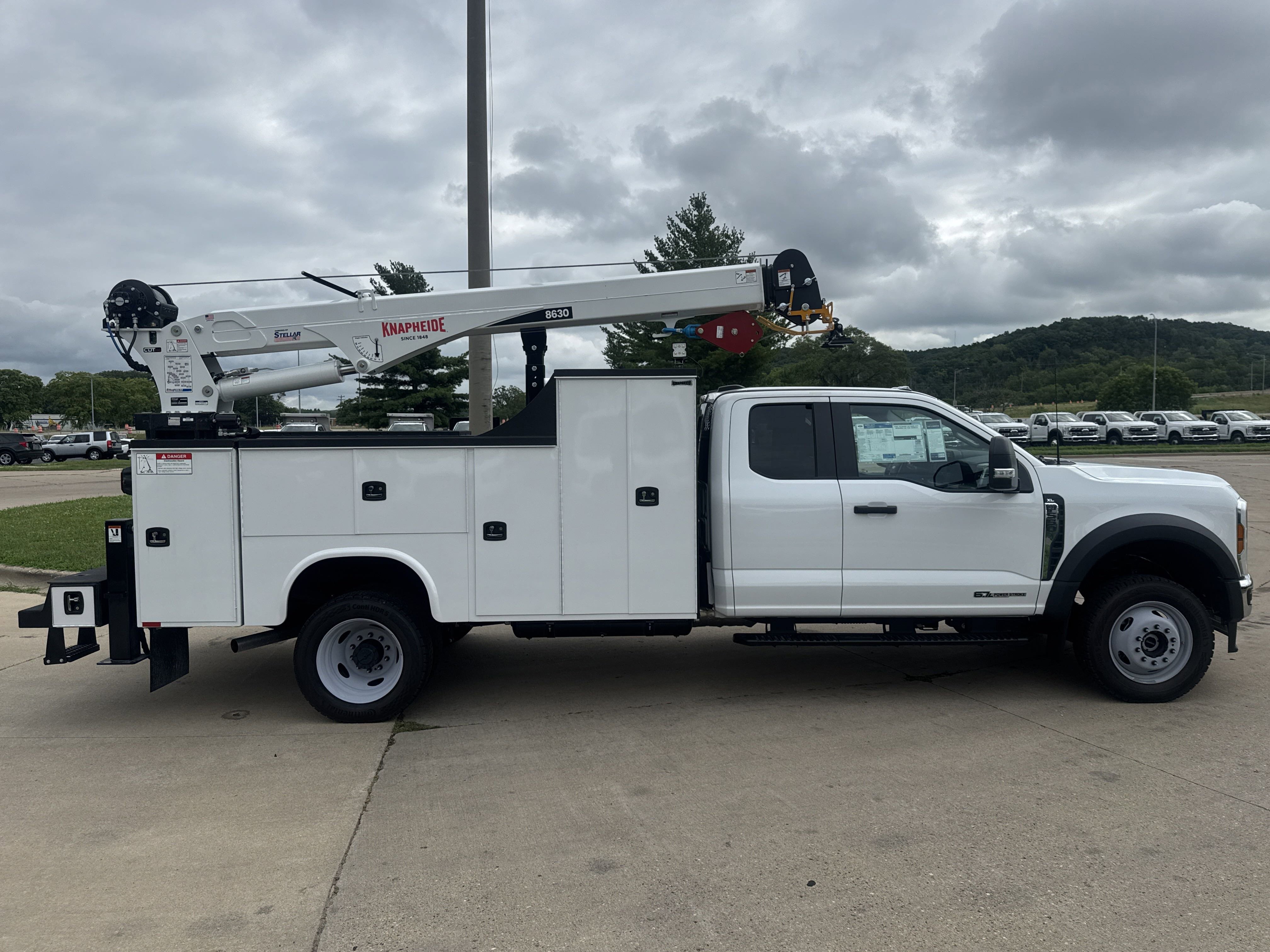 New 2025 Ford F550 4x4 SuperCab Super Duty image 4