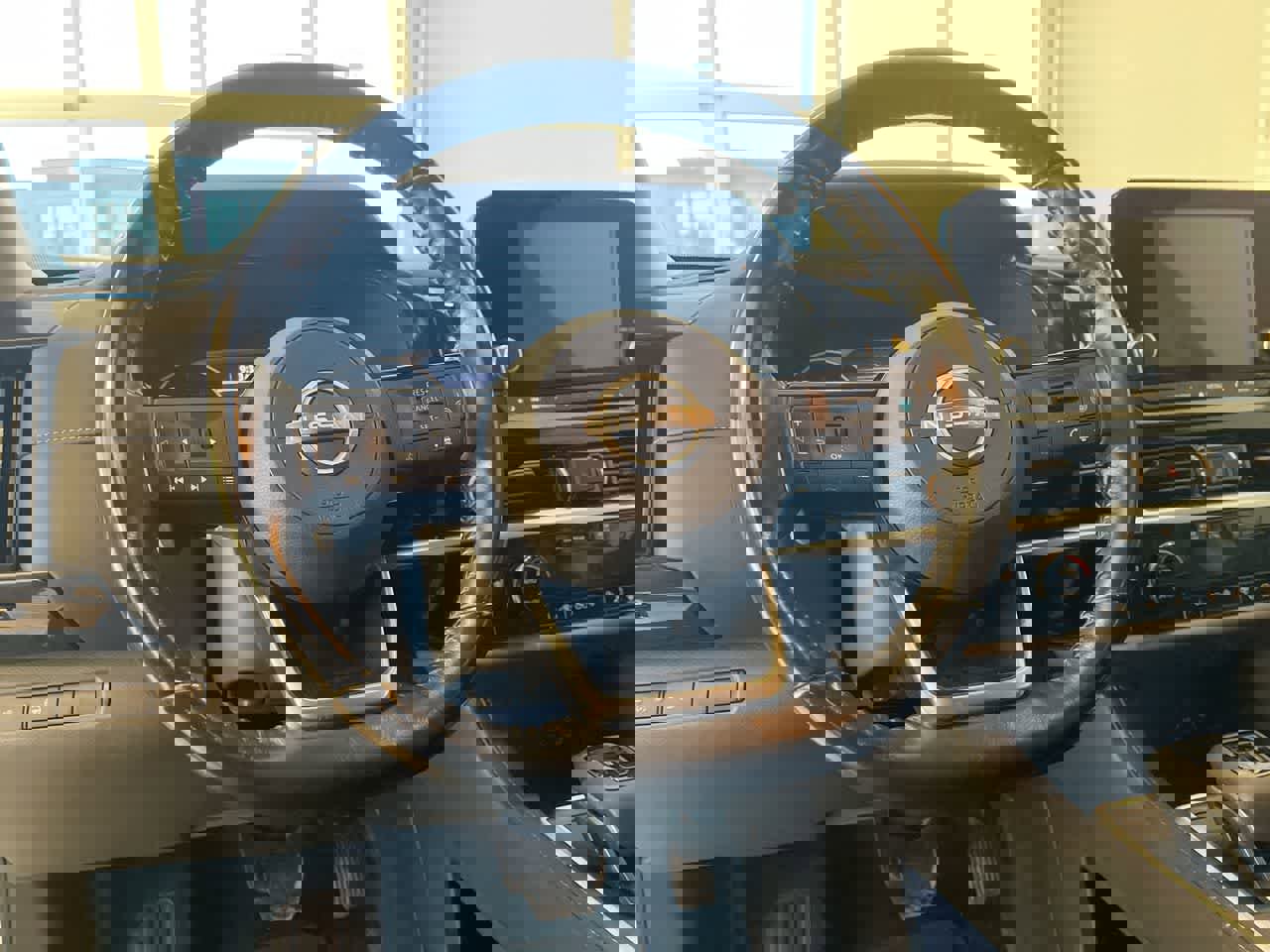 Used 2022 Nissan Pathfinder SV image 14