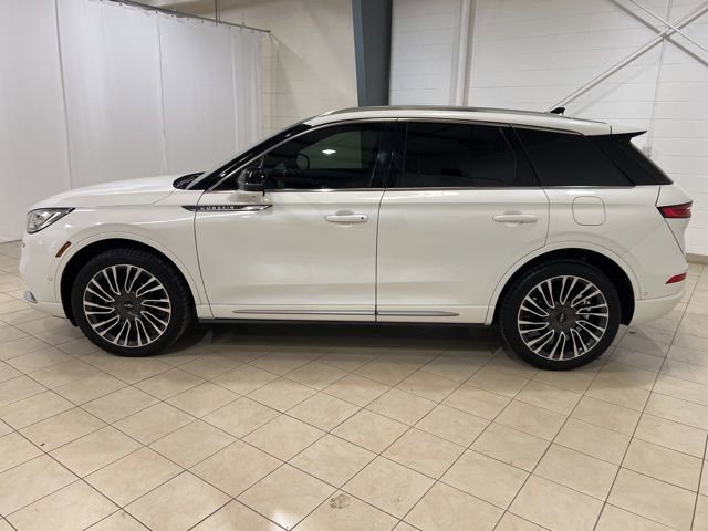 Used 2020 Lincoln Corsair Reserve w/ Equipment Group 202A image 2