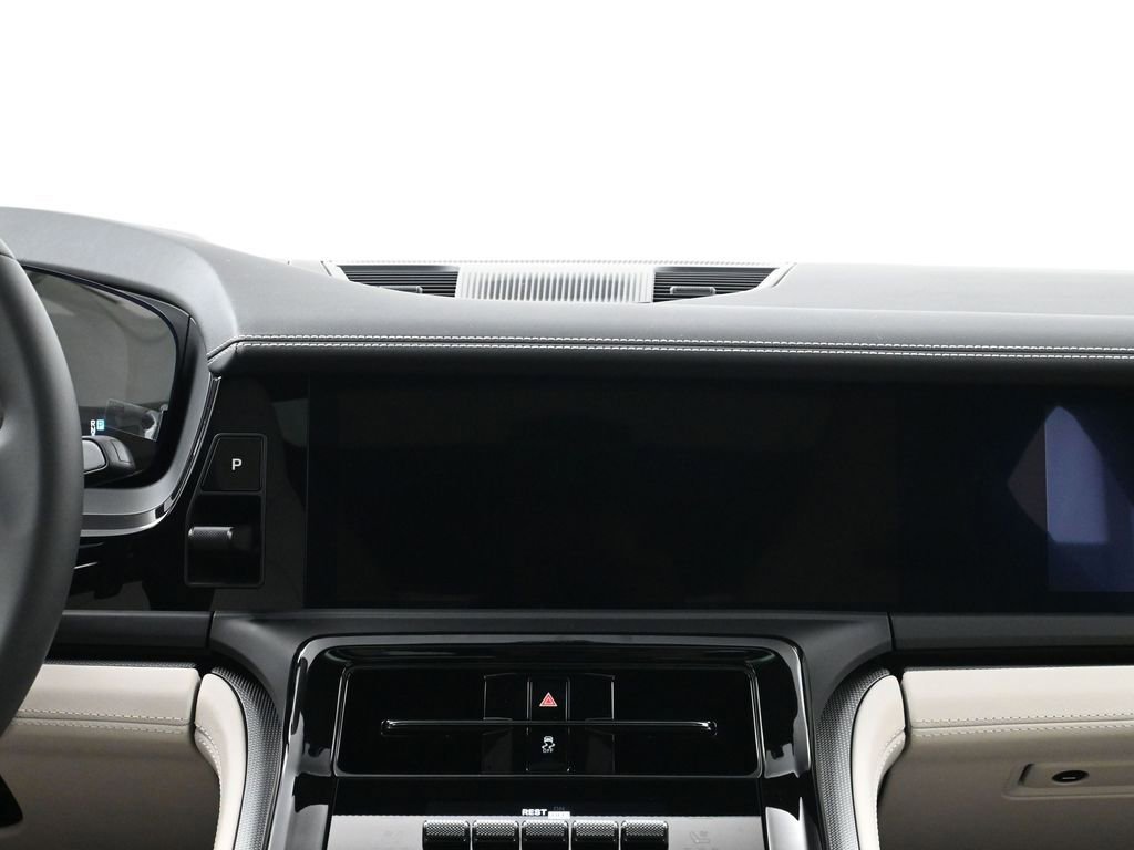 Used 2026 Porsche Panamera image 11