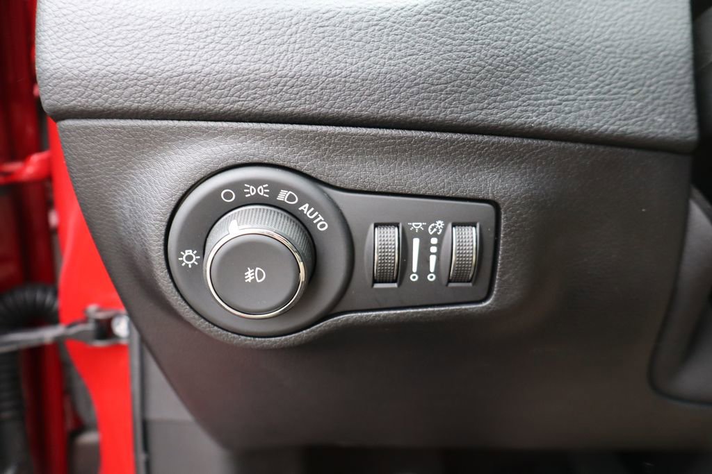 Used 2020 Jeep Compass Latitude image 13