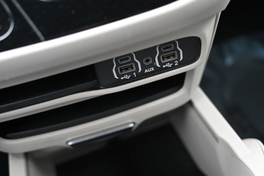 Used 2023 Chrysler Pacifica Touring-L FWD image 27
