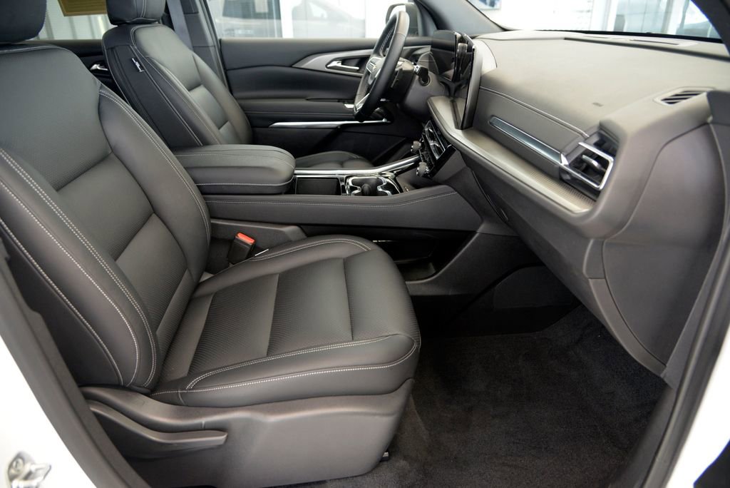 Used 2025 Chevrolet Traverse LT AWD/4WD image 30