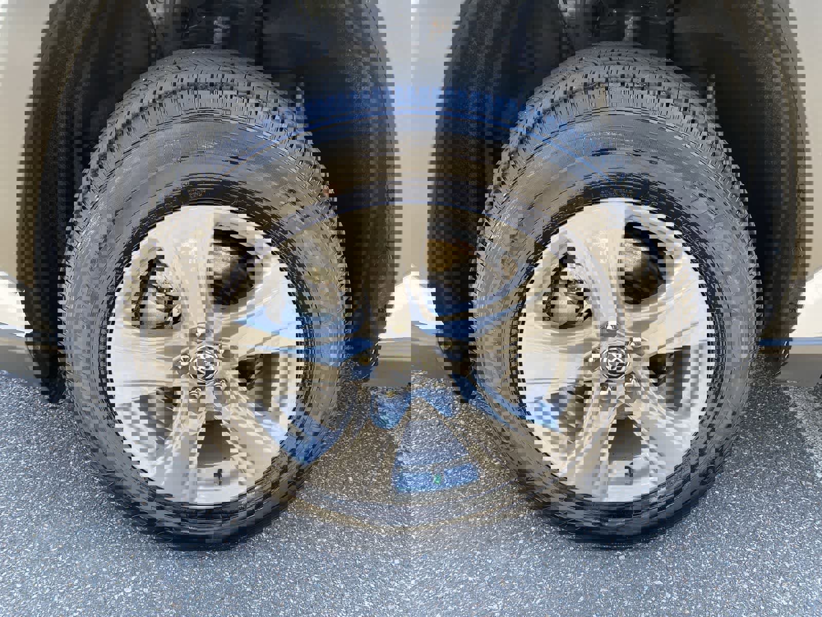 Used 2025 Toyota RAV4 XLE image 14