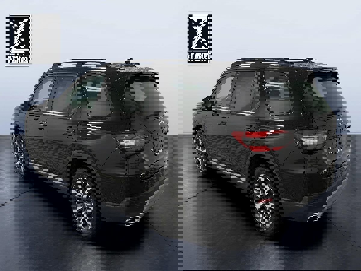 Used 2024 Honda Pilot Touring image 4