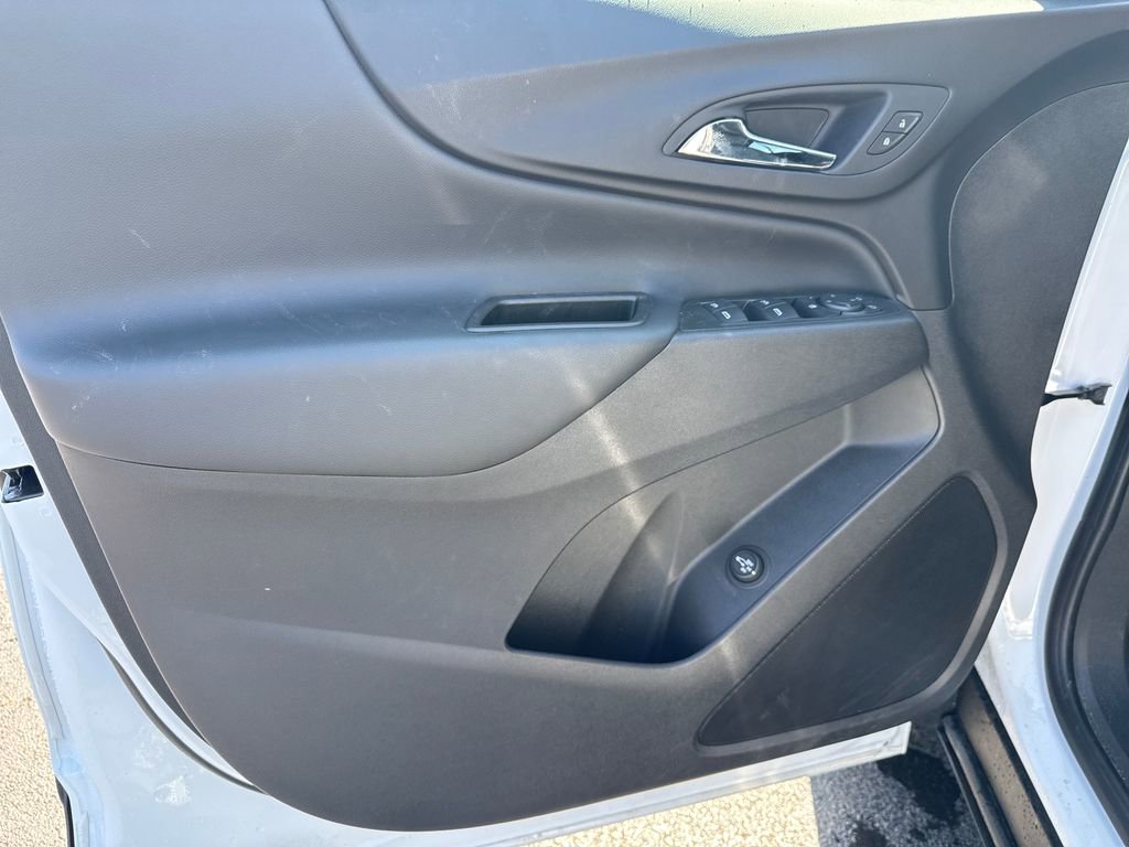 Used 2024 Chevrolet Equinox LT FWD image 11