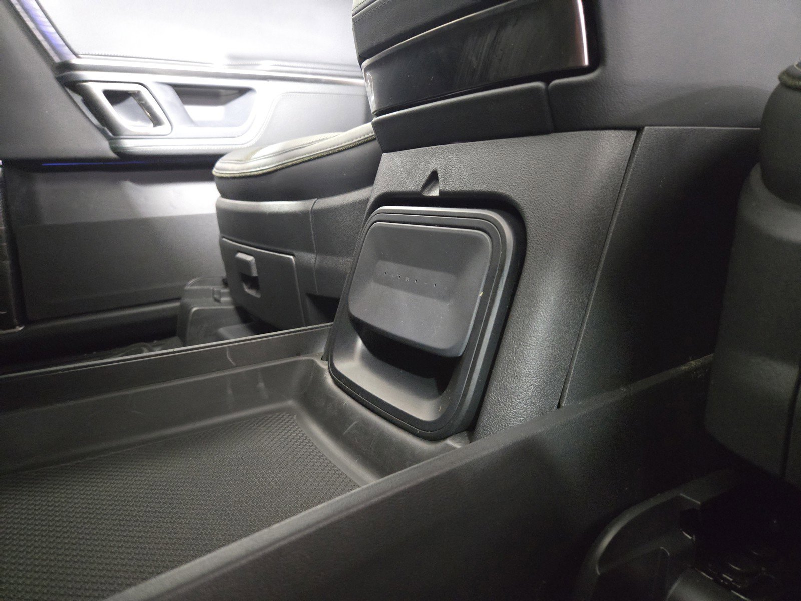 Used 2024 Rivian R1T Adventure AWD/4WD image 31
