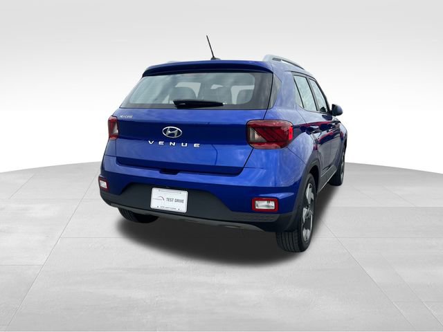 Used 2023 Hyundai Venue Limited image 5