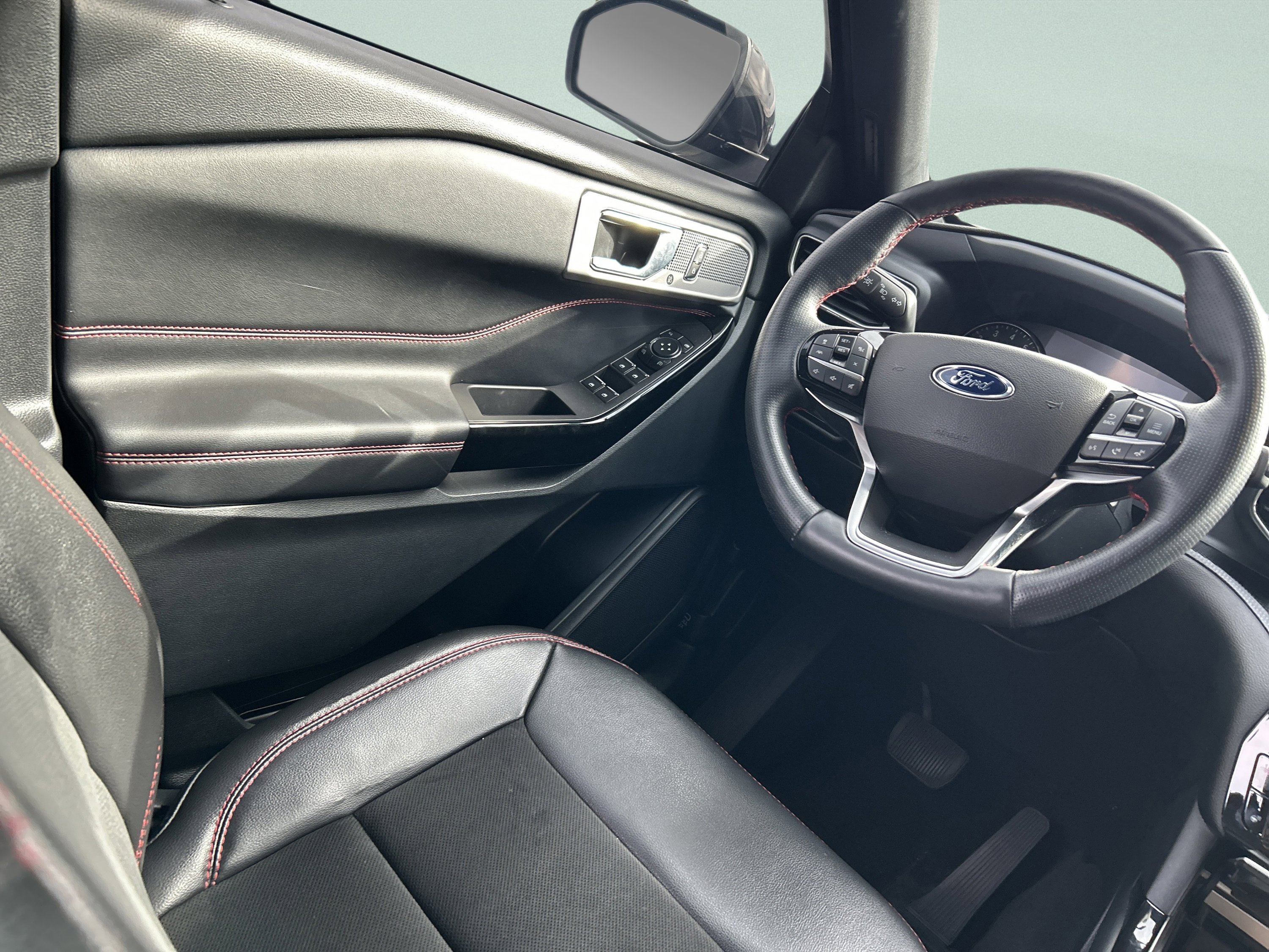 Used 2022 Ford Explorer ST-Line w/ Class IV Trailer Tow Package image 39