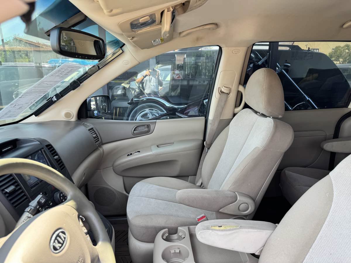 Used 2012 Kia Sedona LX w/ PWR Pkg FWD image 32