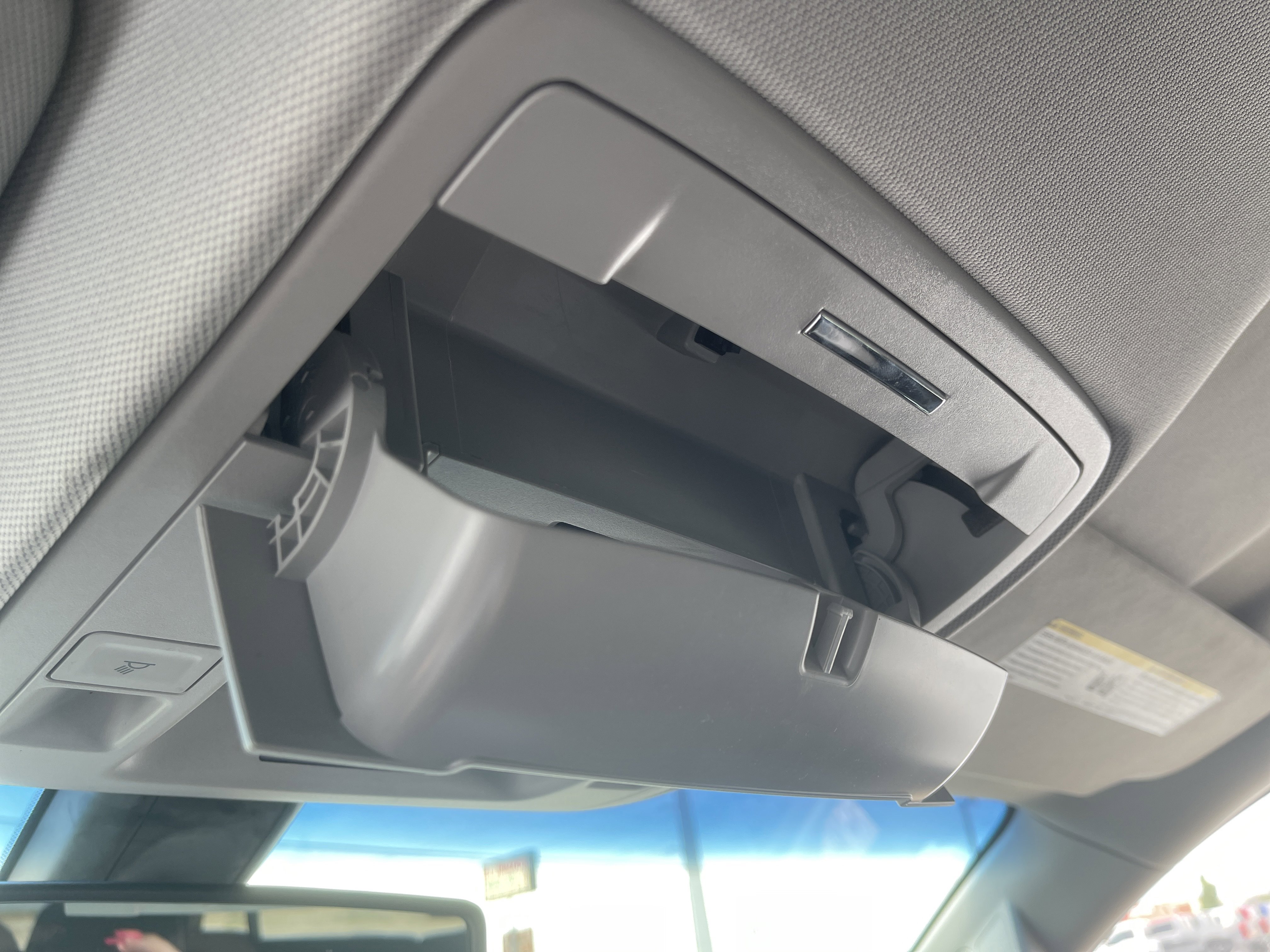 Used 2019 Chevrolet Suburban LS w/ All-Season Package RWD image 31