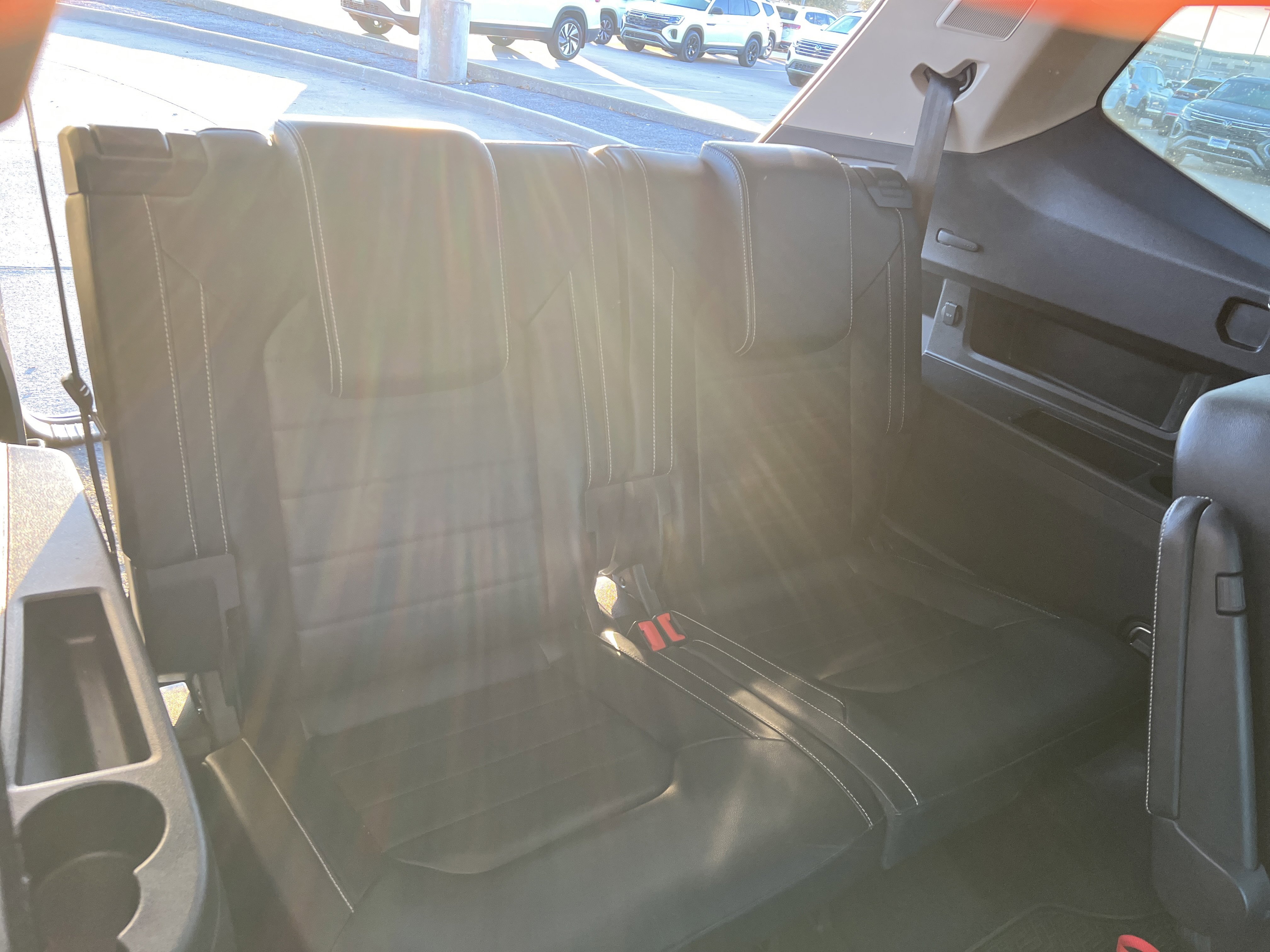 Used 2022 Volkswagen Atlas SEL Premium image 32