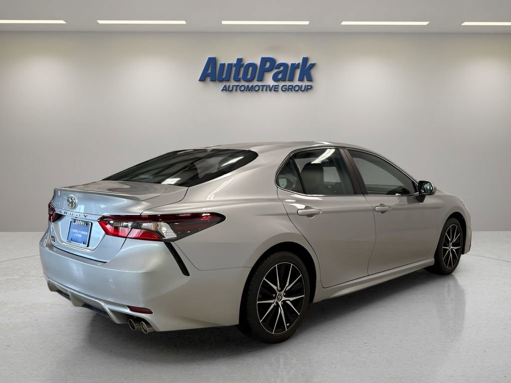 Used 2023 Toyota Camry SE image 7