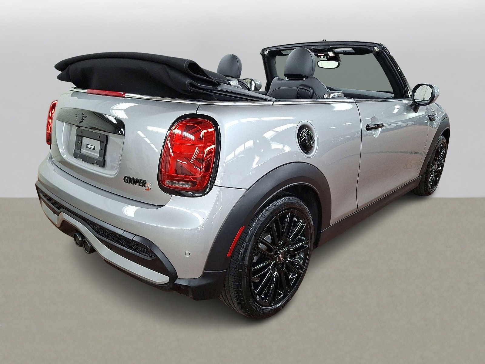 Certified 2023 MINI Cooper S image 4