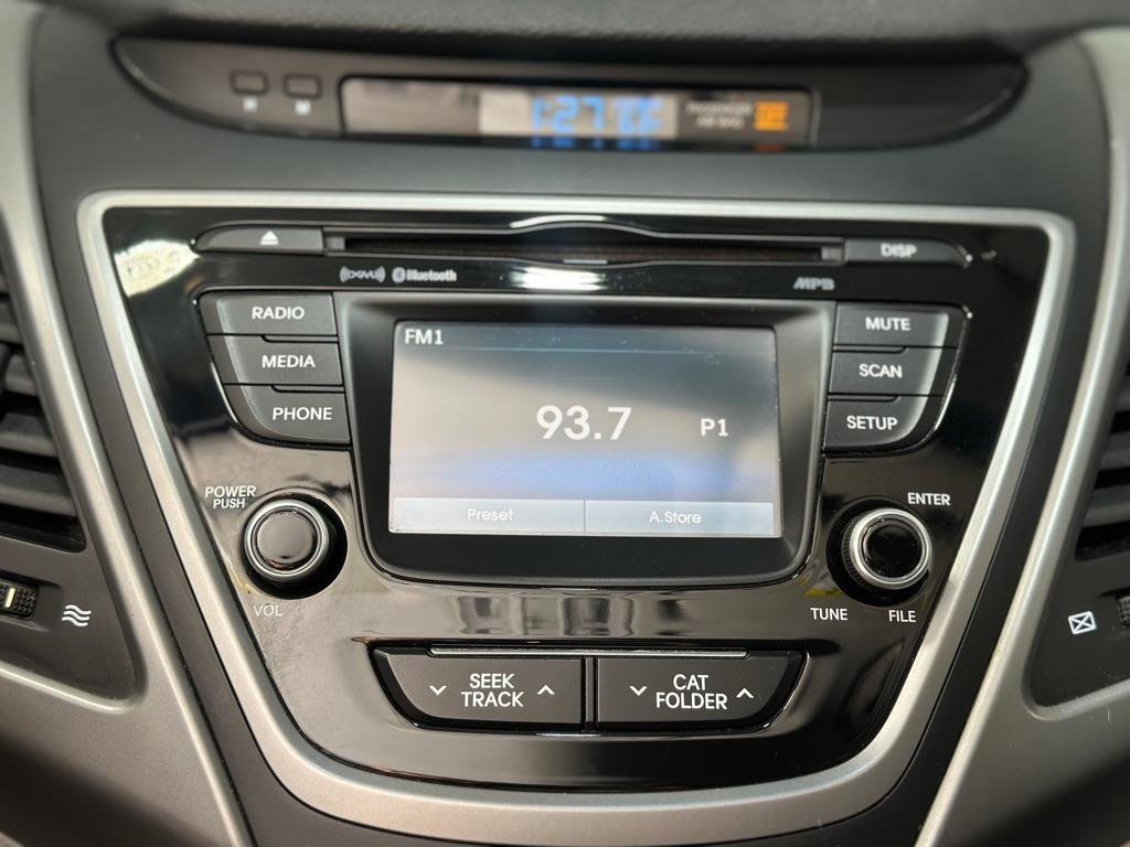 Used 2016 Hyundai Elantra SE w/ Option Group 02 FWD image 17