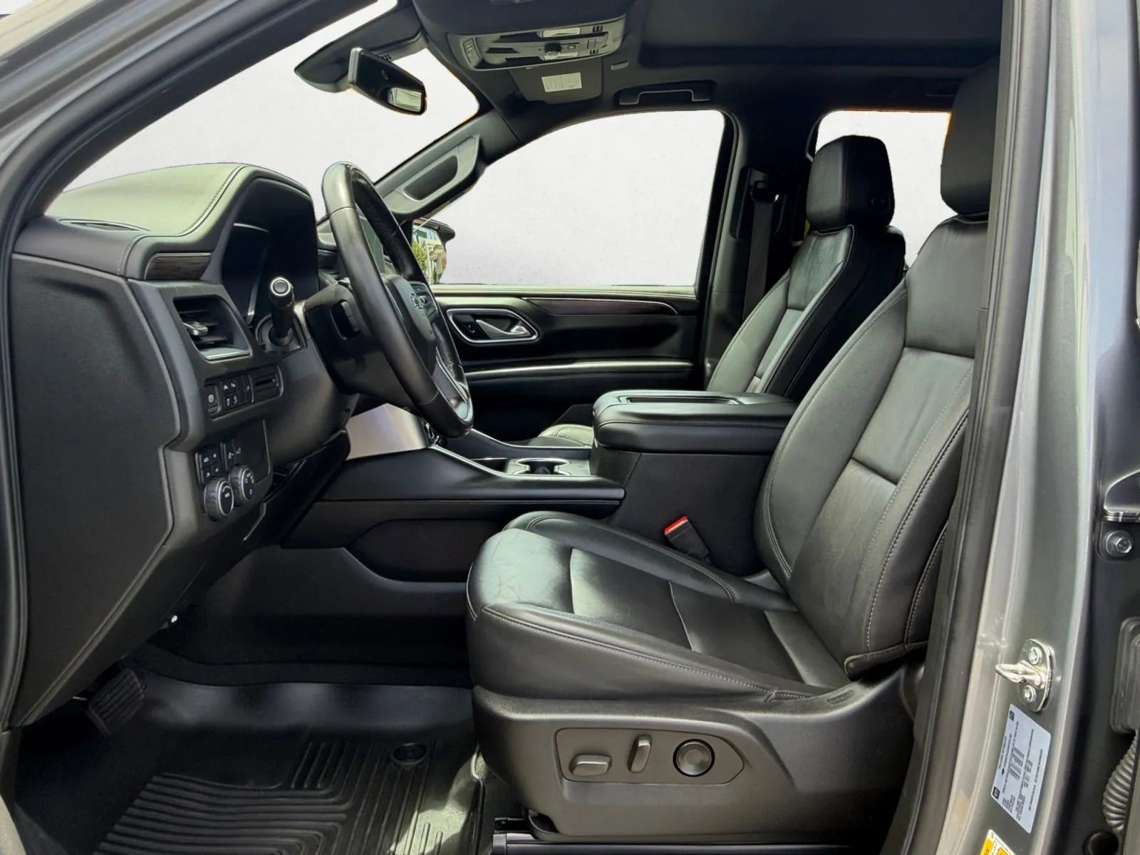 Used 2022 Chevrolet Suburban Z71 AWD/4WD image 11
