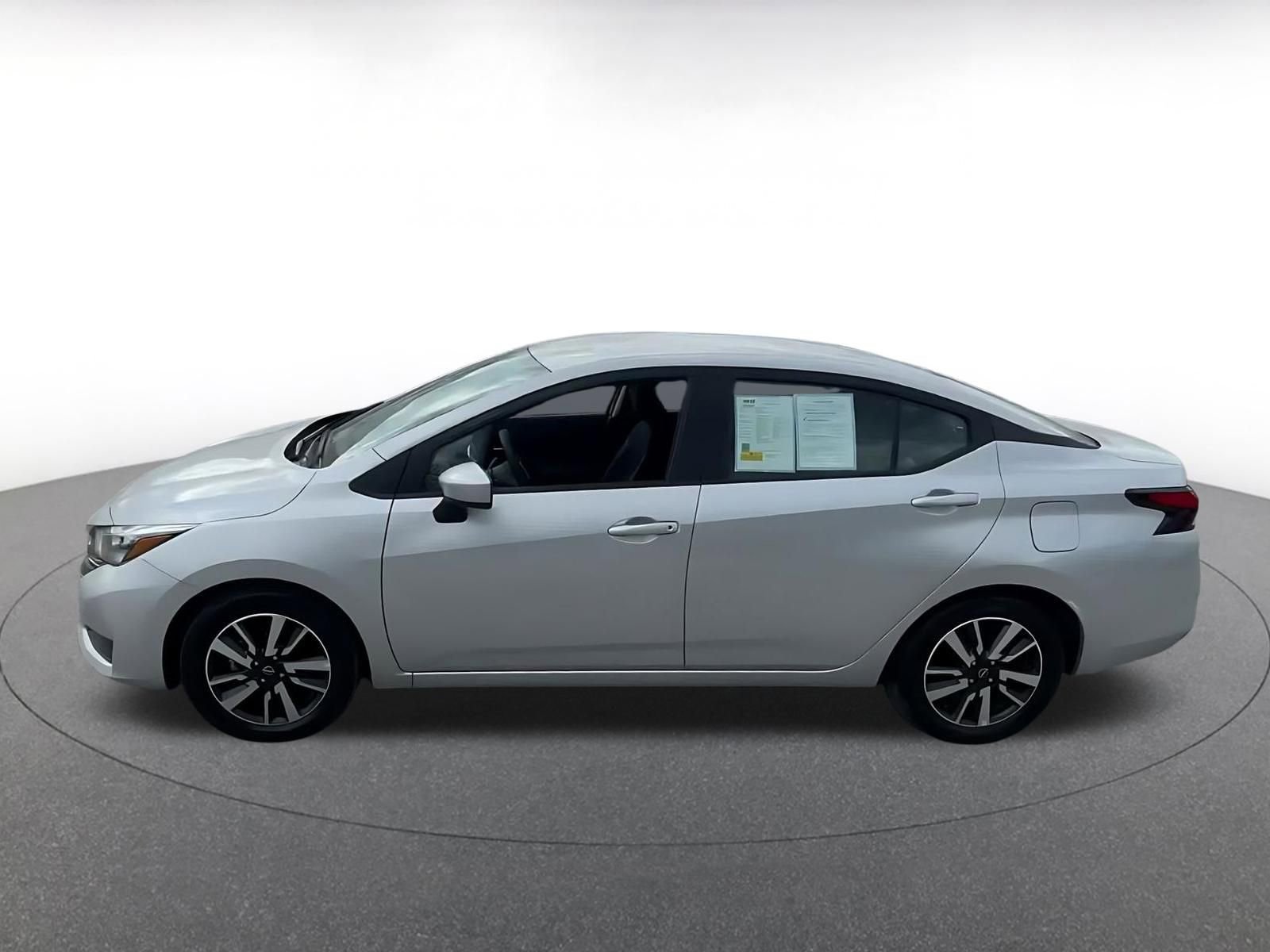 Used 2025 Nissan Versa SV FWD image 9