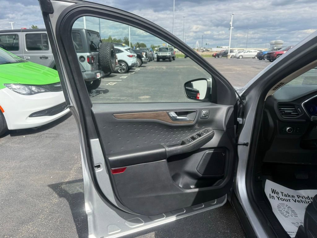 Used 2020 Ford Escape Titanium AWD/4WD image 12