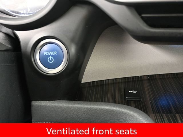 Used 2023 Toyota Sienna Limited image 17
