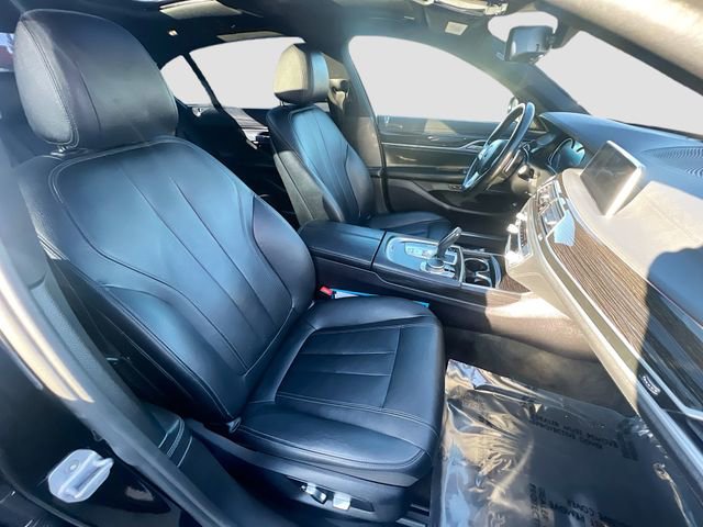 Used 2019 BMW 740i w/ M Sport Package image 29