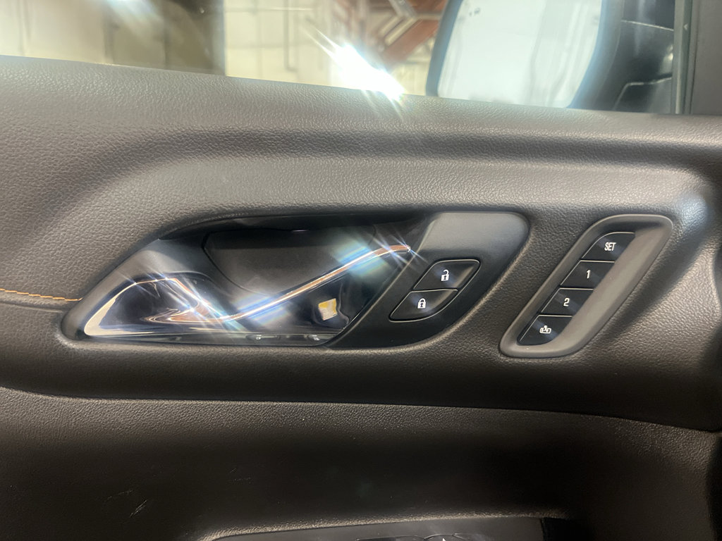 Used 2021 GMC Acadia AT4 w/ Technology Package AWD/4WD image 12