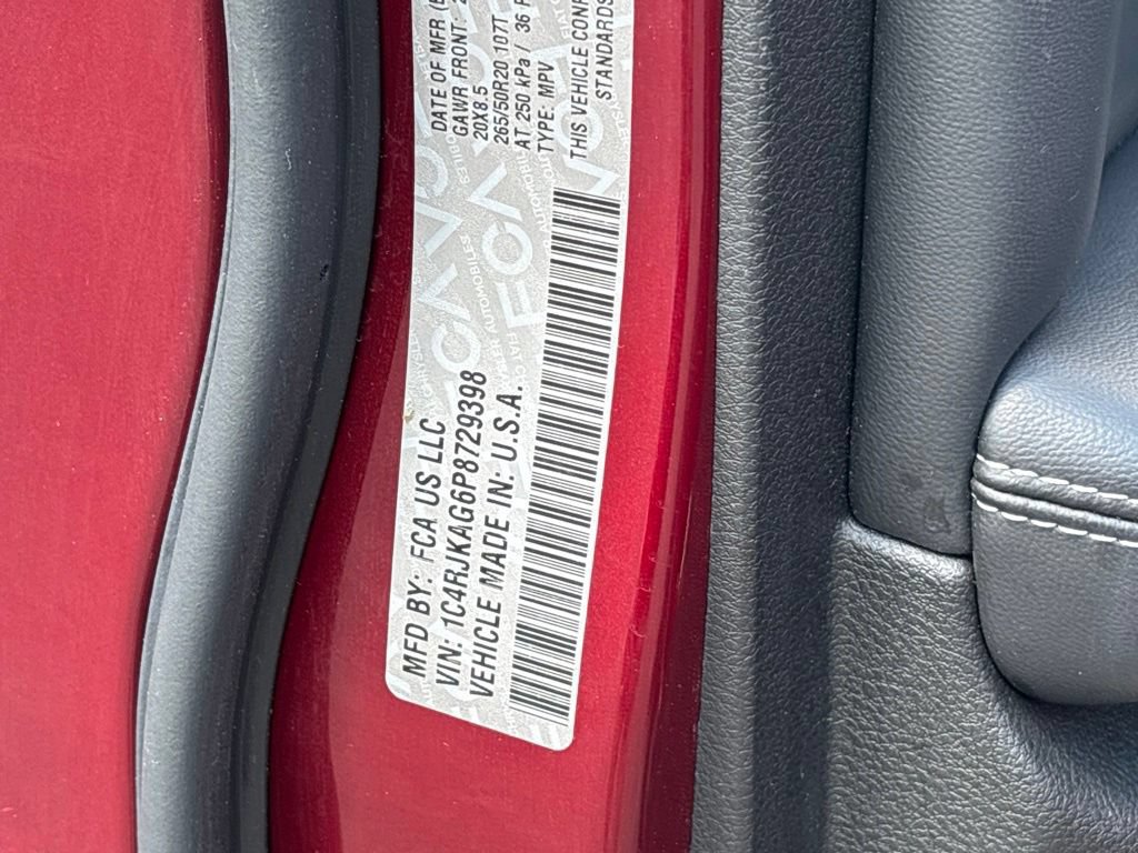 Used 2023 Jeep Grand Cherokee L Laredo AWD/4WD image 22