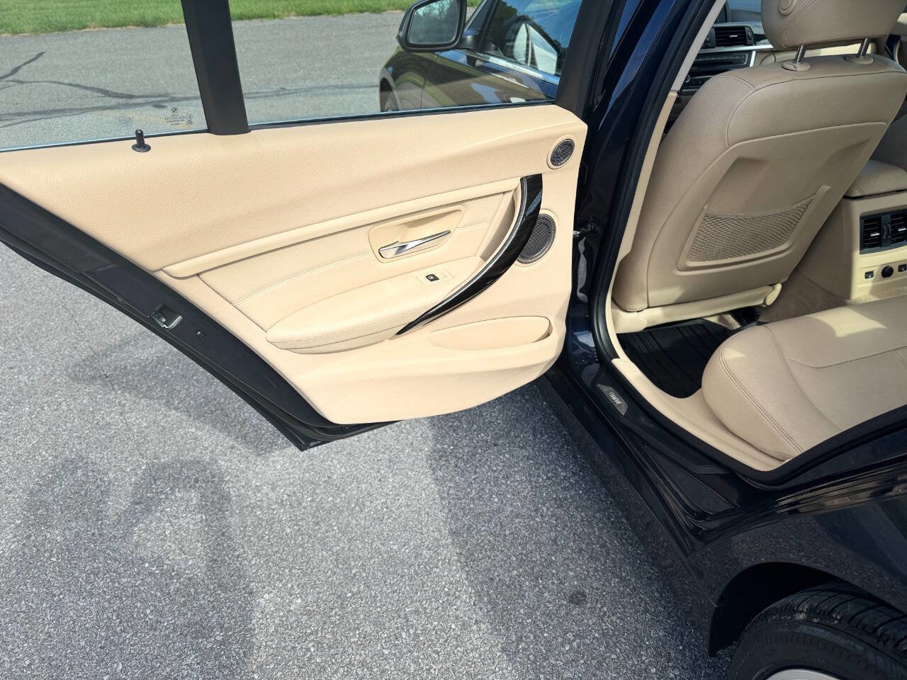 Used 2015 BMW 328i xDrive Sedan image 5