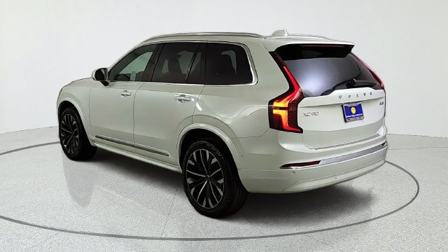 Used 2026 Volvo XC90 B6 Plus w/ Protection Package AWD/4WD image 5