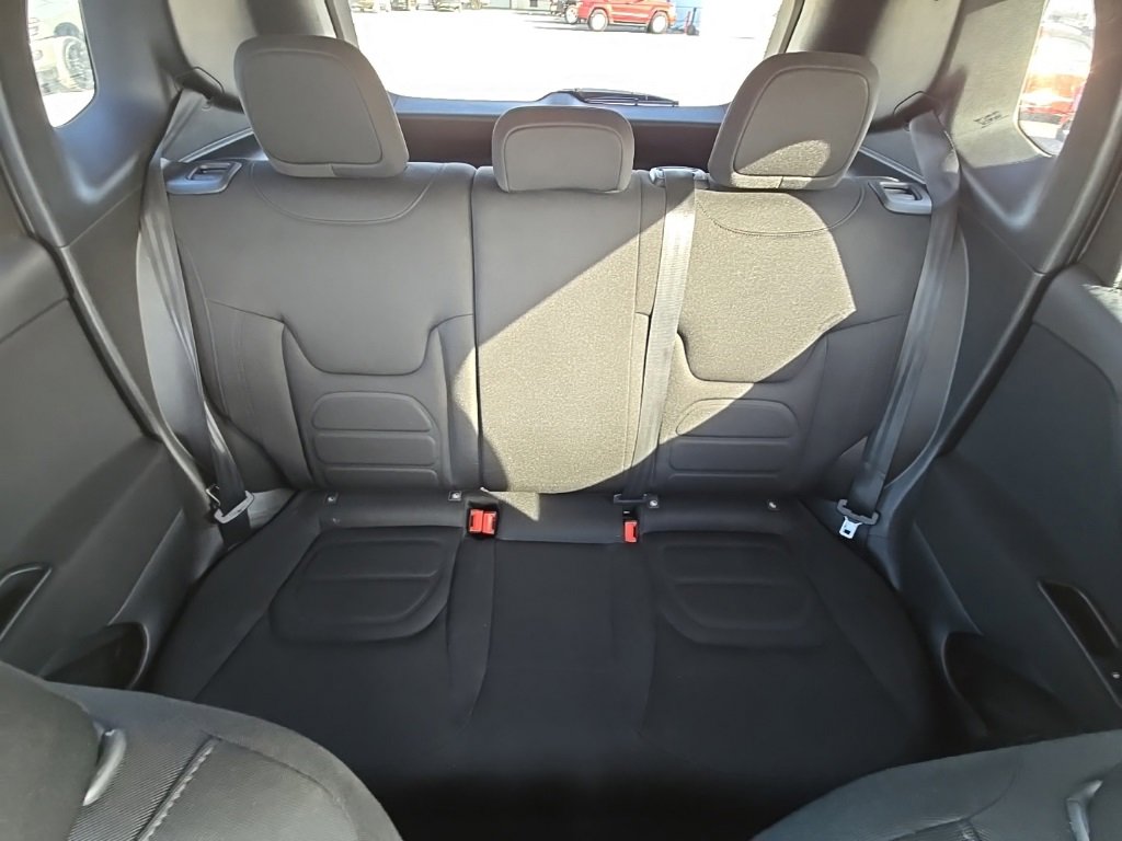 Certified 2019 Jeep Renegade Latitude image 32