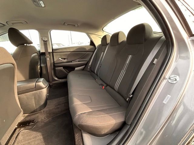 Used 2024 Hyundai Elantra SEL image 39