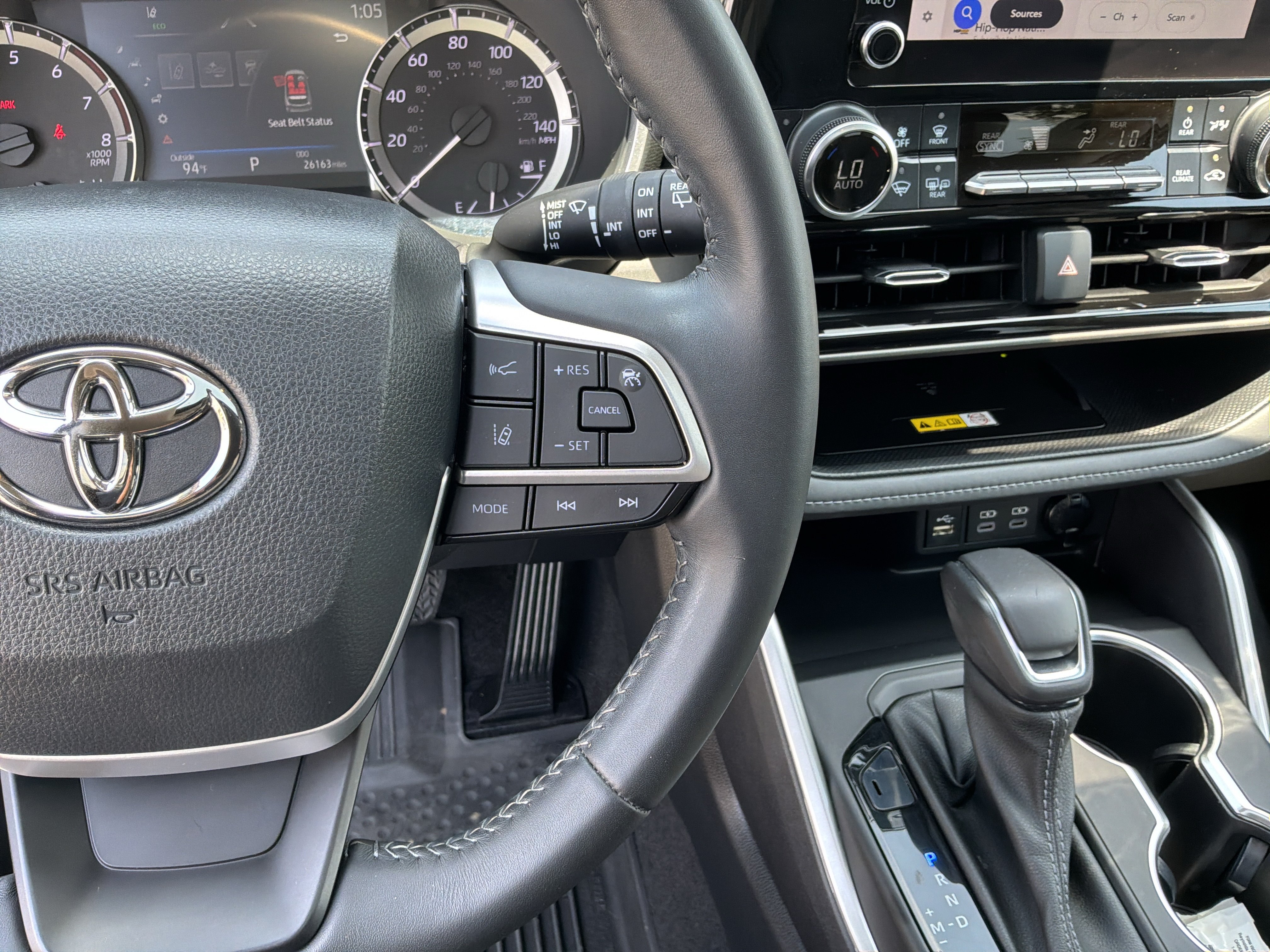 Used 2023 Toyota Highlander XLE FWD image 21