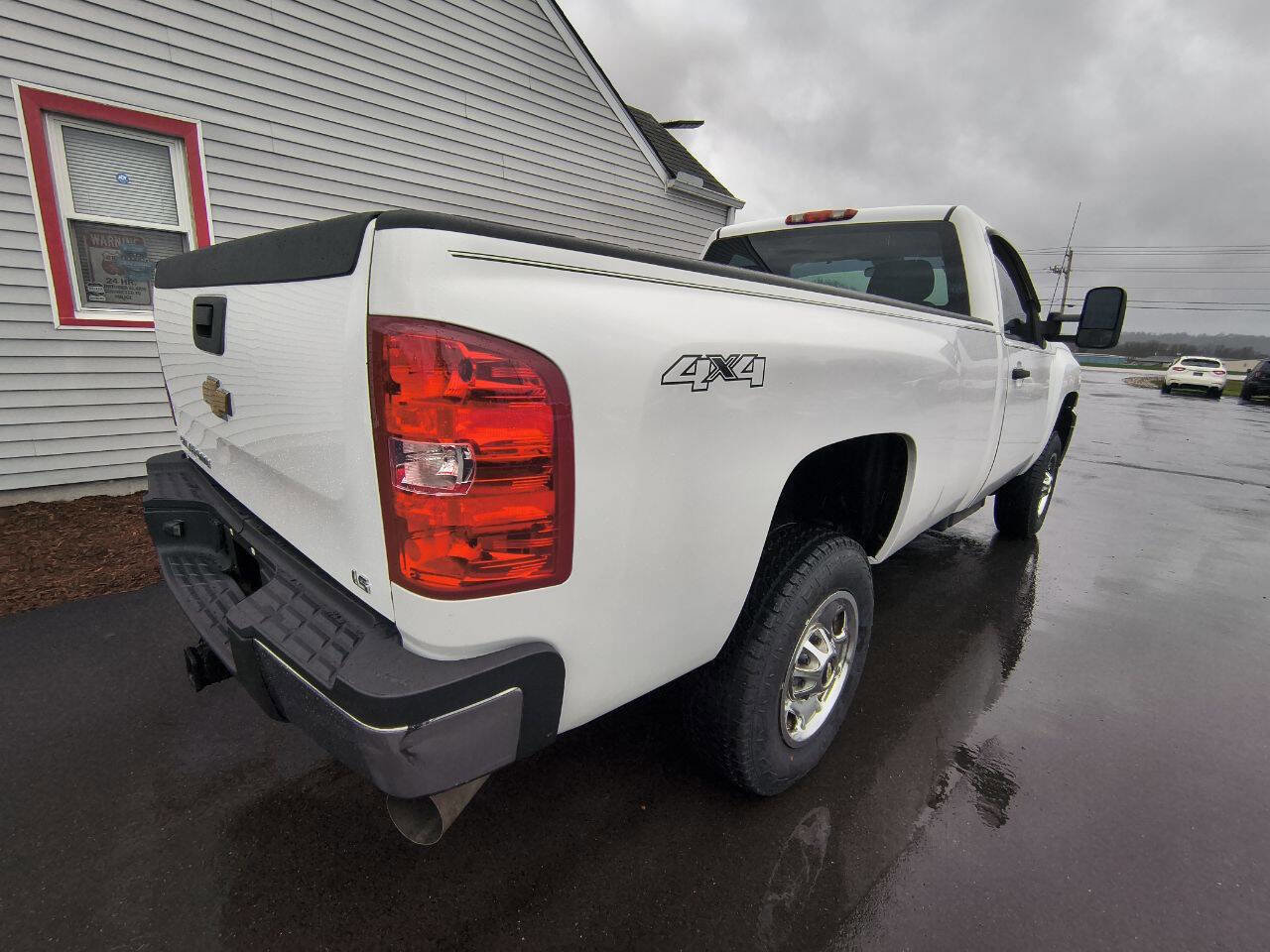 Used 2014 Chevrolet Silverado 2500 W/T w/ Snow Plow Prep Package image 6