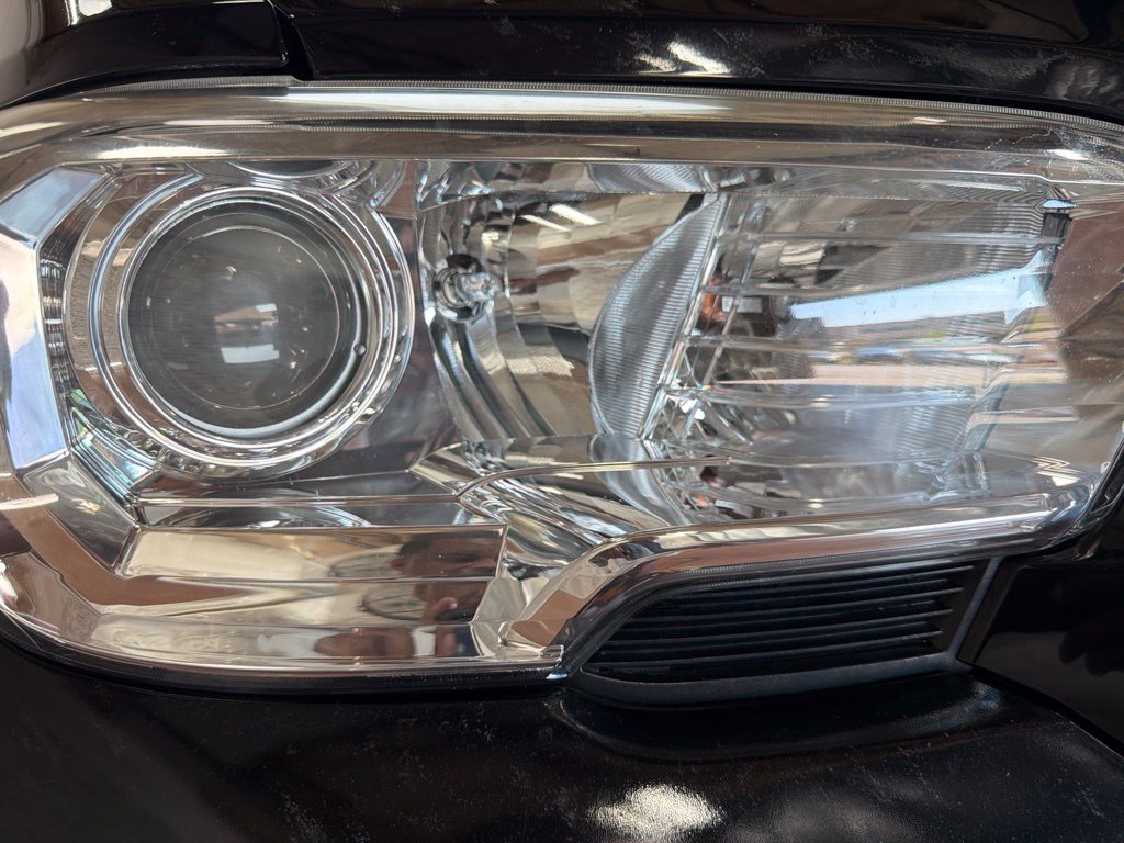 Used 2021 Toyota Tacoma SR5 w/ SR5 Appearance Package (SM) RWD image 9