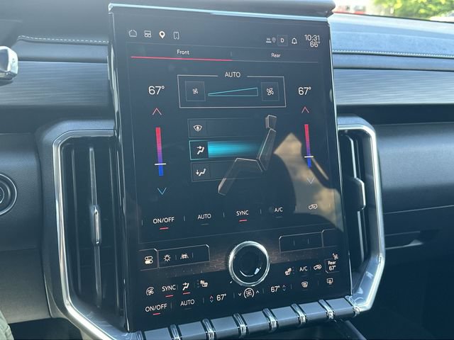 Used 2025 GMC Acadia Elevation AWD/4WD image 18